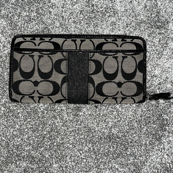 Coach Wallet - Picture 5 of 5
